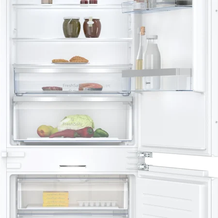 Neff N 70 Built-in fridge-freezer with freezer at bottom 193.5 x 70.8 cm soft close flat hinge