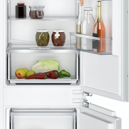 Neff N 50 Built-in fridge-freezer with freezer at bottom 177.2 x 54.1 cm flat hinge