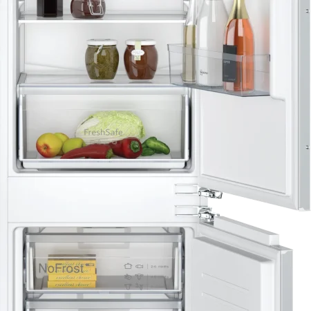 Neff N 30 Built-in fridge-freezer with freezer at bottom 177.2 x 54.1 cm flat hinge