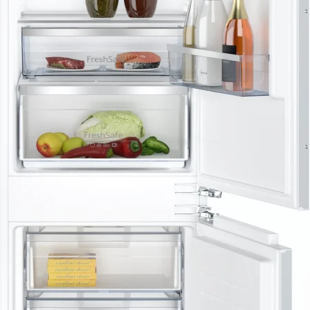 Neff N 50 Built-in fridge-freezer with freezer at bottom 177.2 x 54.1 cm flat hinge