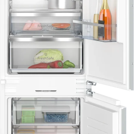 Neff N 70 Built-in fridge-freezer with freezer at bottom 177.2 x 55.8 cm soft close flat hinge