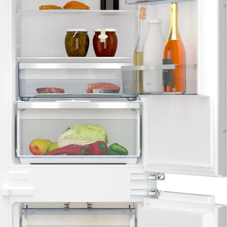 Neff N 50 Built-in fridge-freezer with freezer at bottom 193.5 x 55.8 cm flat hinge